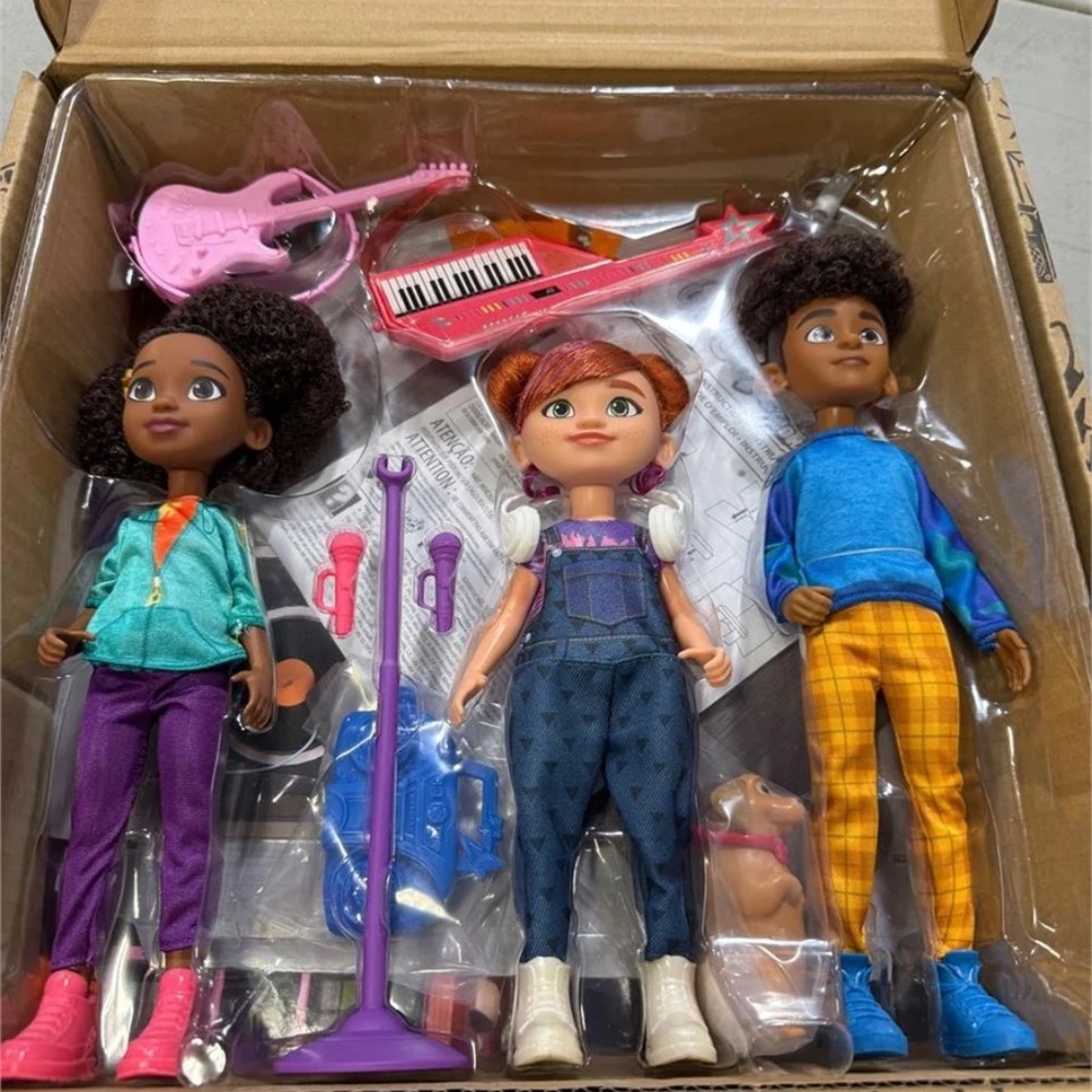 Mattel Karma's World Dolls & Accessories, 3-Pack Set Includes Karma, Winston
